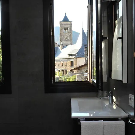 Casa Rural La Comella Country house *