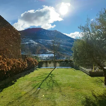 Casa rural La Comella Tirvia