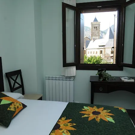 Casa Rural La Comella * Tirvia